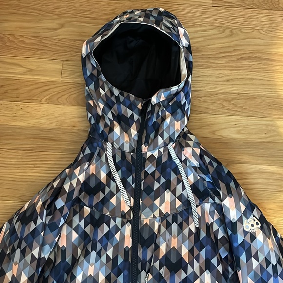 686 Women’s ski jacket, size XS, multi color design - Picture 2 of 4